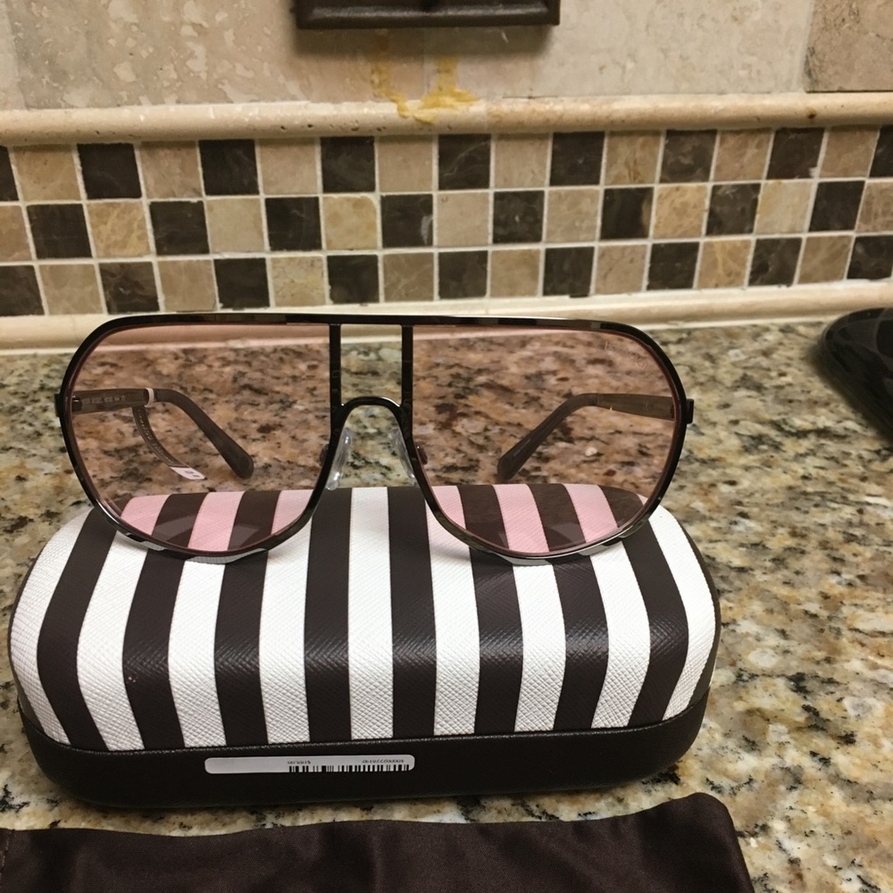 Henri Bendel Skyler Aviator Sunglasses in Pink